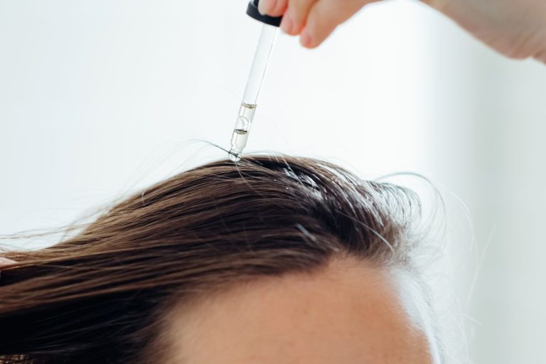 6ad87d0acb000-rosemary-oil-hair-GettyImages-1699044800-71be845eda3b48d0a7679cfc7afd2068.jpg