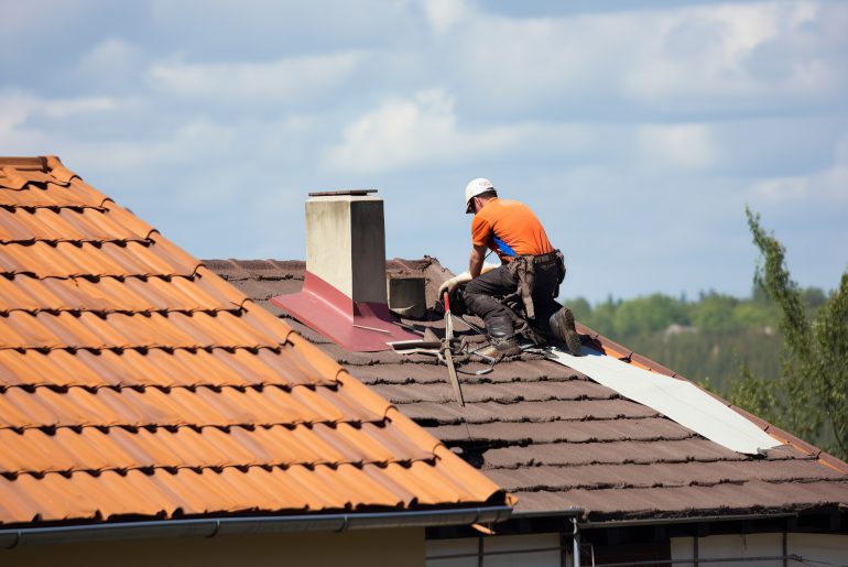 8 Signs Your Home Needs a Roof Replacement