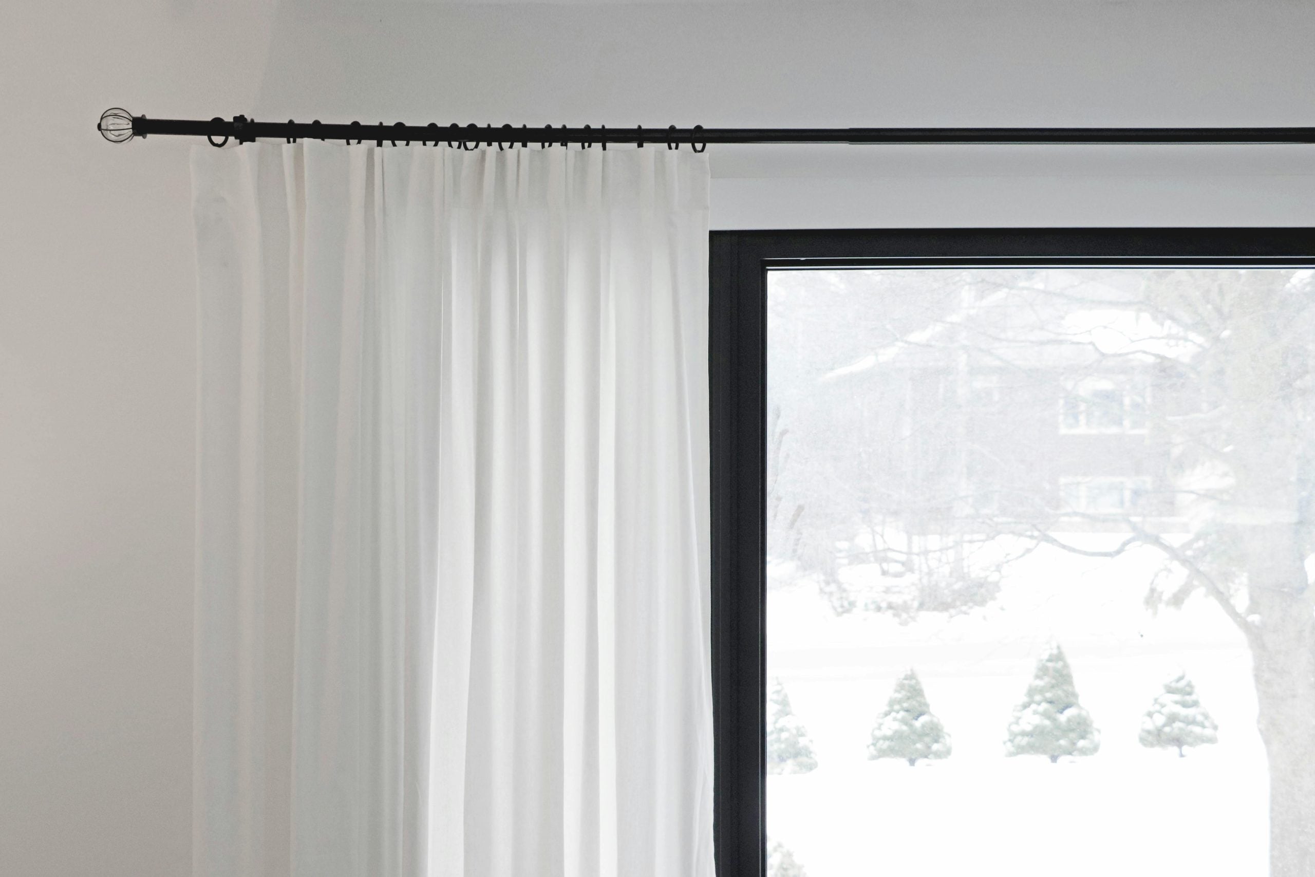 Curtain Tracks vs. Traditional Curtain Rods: Which is Better for Your Home?