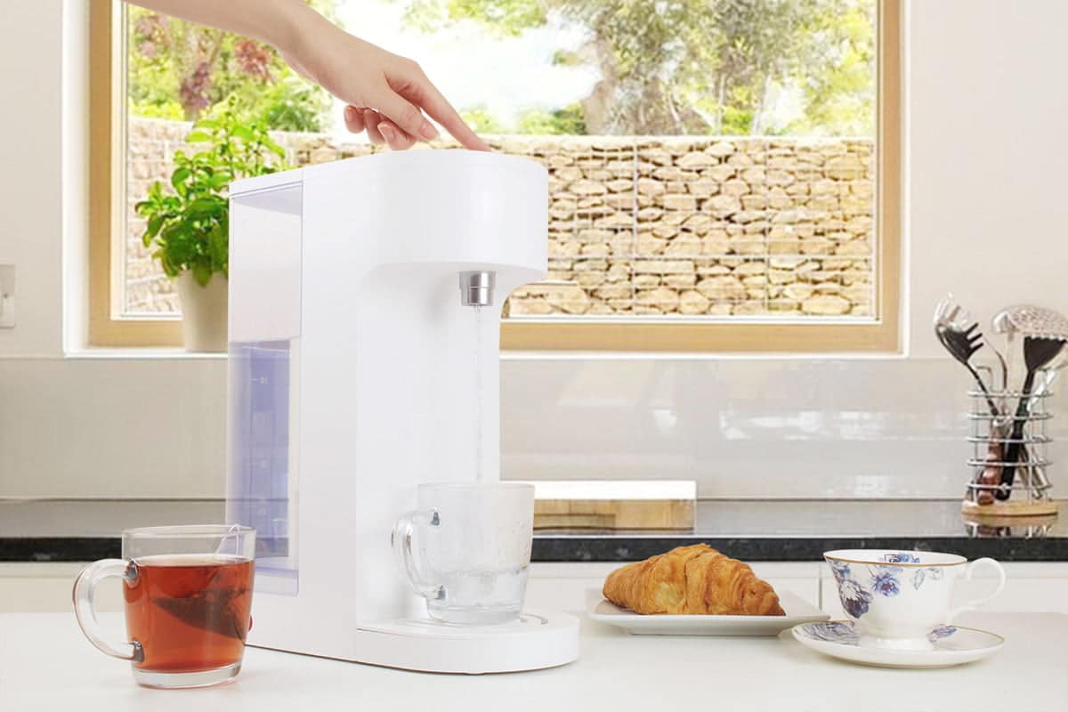 How Does an Instant Hot and Cold Water Dispenser Work?