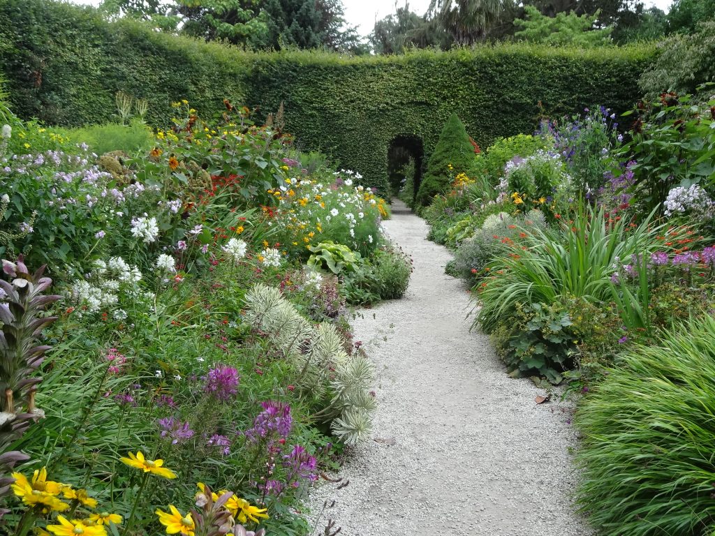 5 Steps To Creating A Beautiful Herbaceous Border The Arches