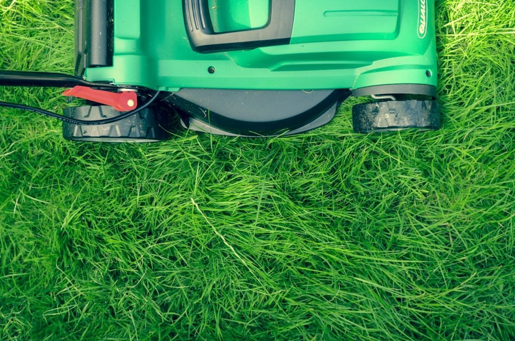 How Push Leaf Collectors Save Time and Energy in Lawn Care for Effortless Garden Maintenance