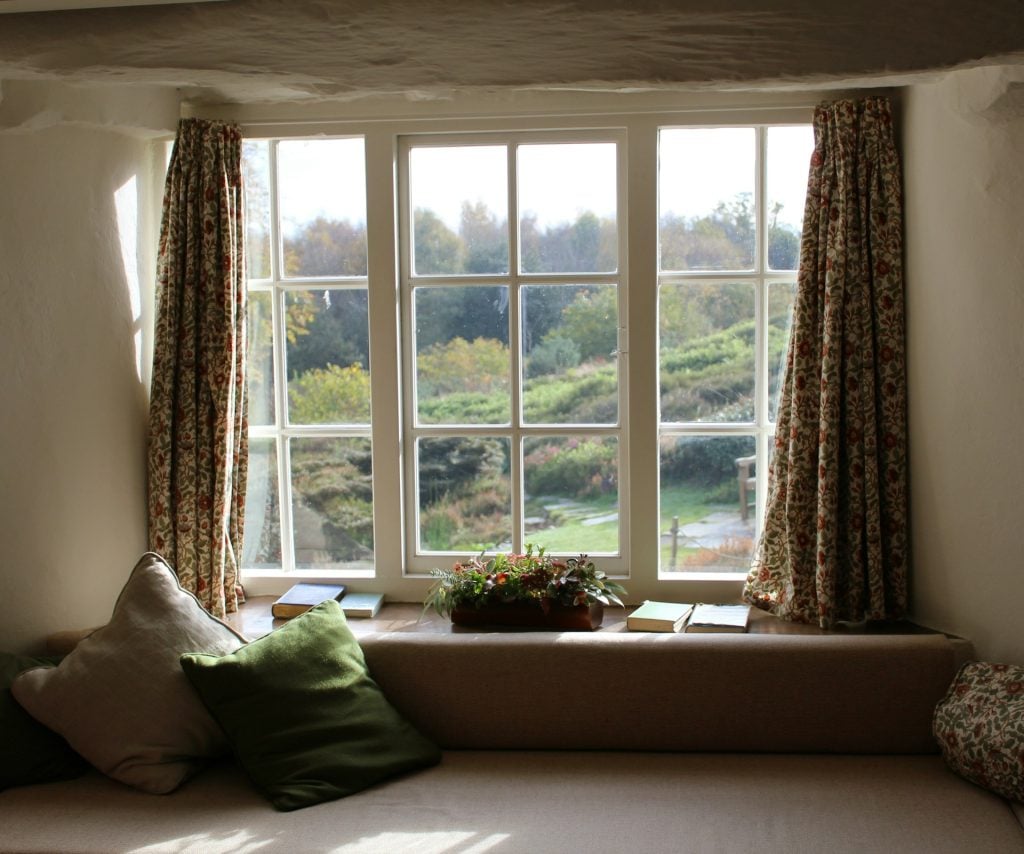 Why Timber Sash Windows Are the Perfect Balance of Style and Durability