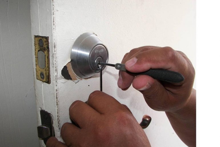 Situations Requiring Emergency Locksmith Services