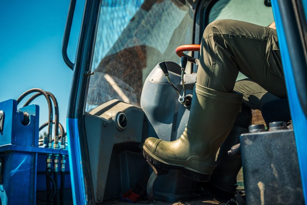 Why Modern Farms Are Switching To Lightweight EVA Farming Boots?